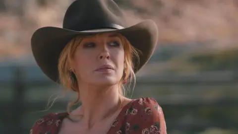 Paramount Kelly Reilly in Yellowstone 